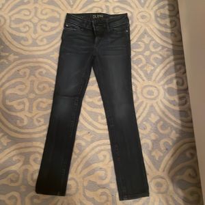 These cute dark blue DLI961 skinny jeans are in pristine condition